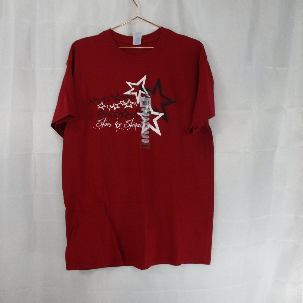 ACADEMY Red T-Shirt Star & Stripes NWT Size Large